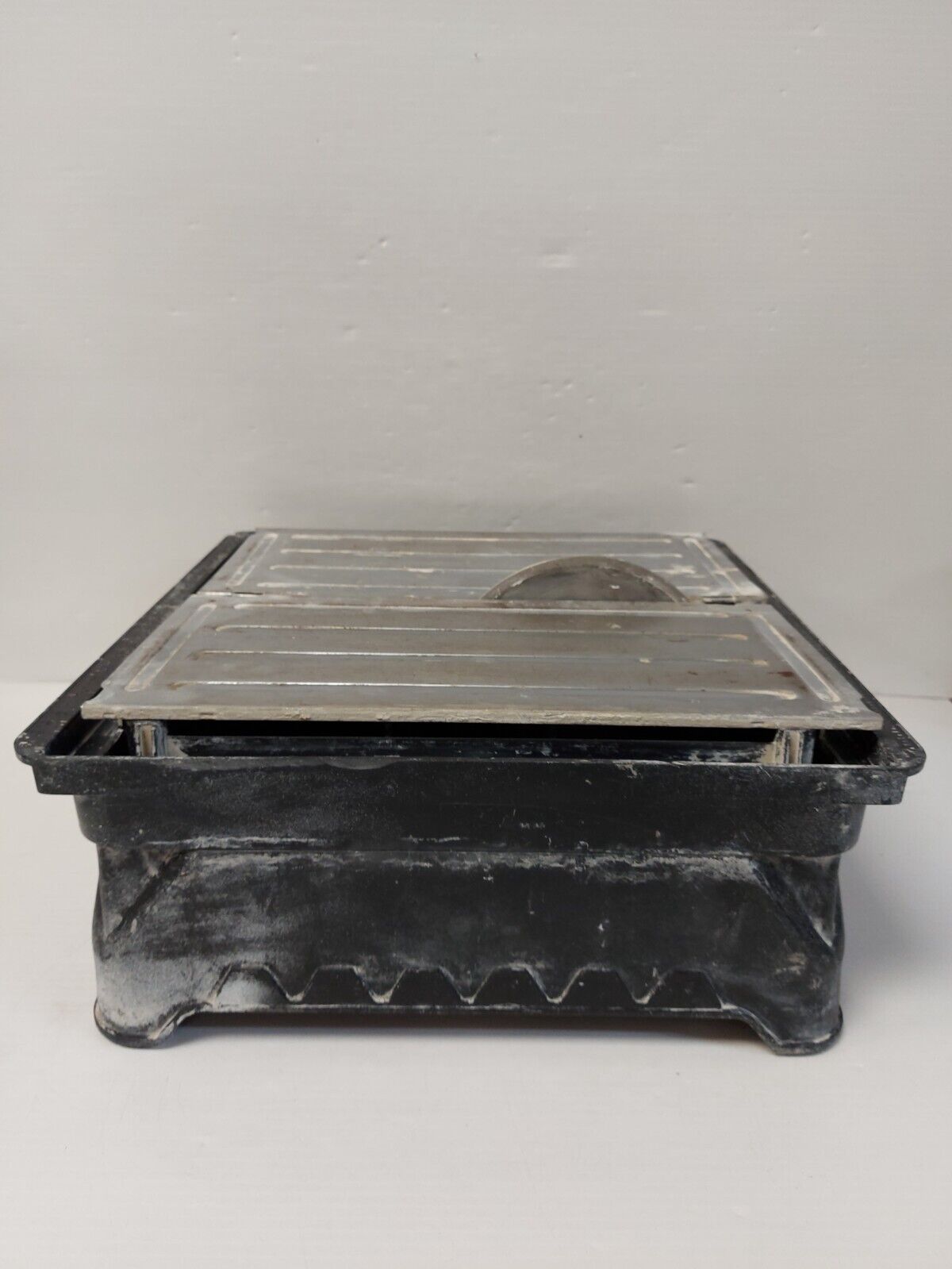 (N80961-1) QEP 225000 Tile Saw w/ 2Trays and Attachment