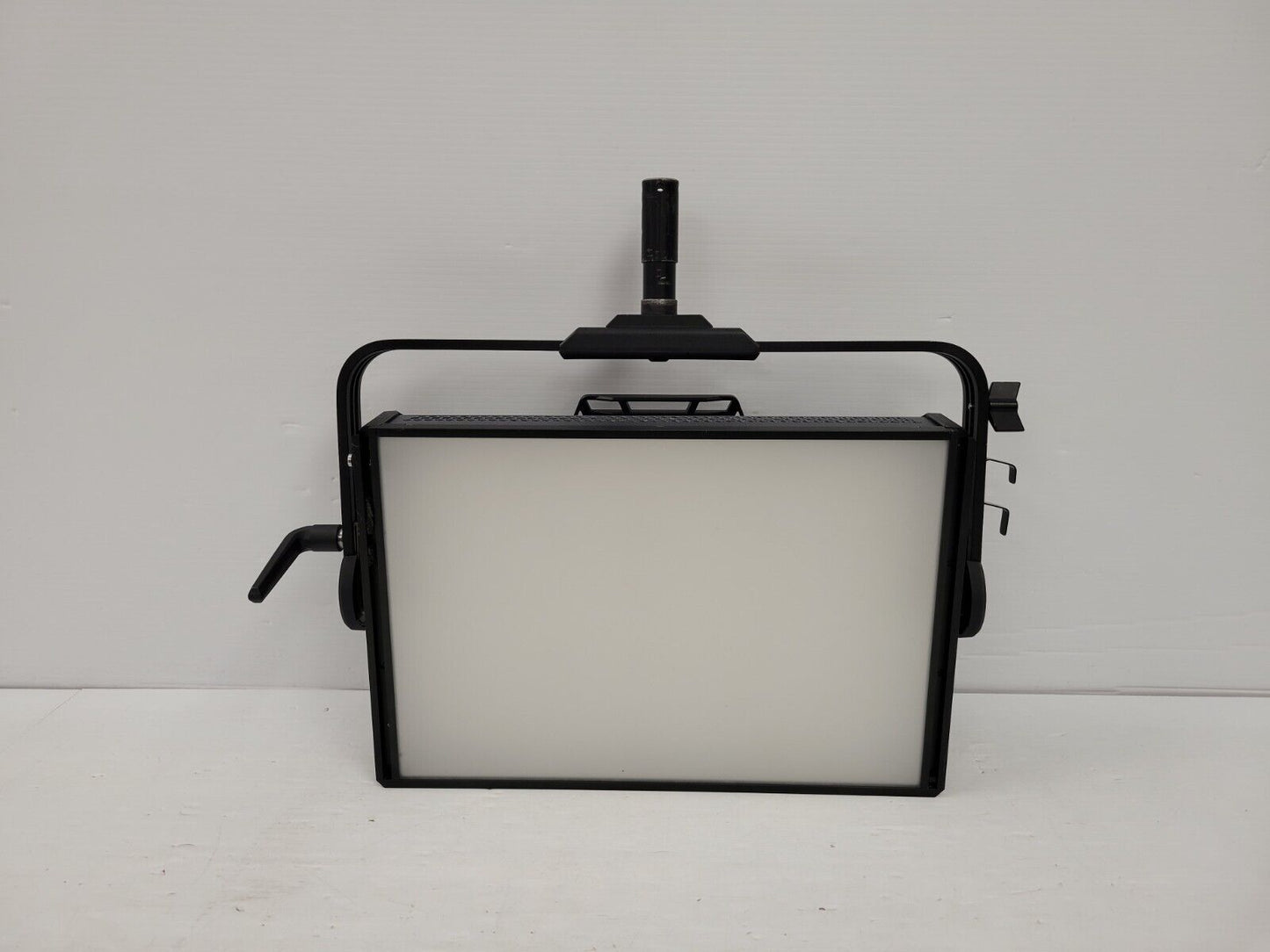 (59468-2) Apurture Nova P300C Camera lights