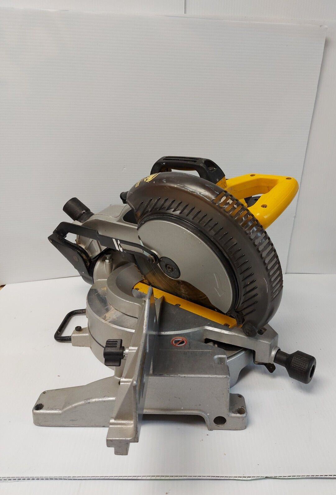 (N82807-1) DeWalt DW703 Mitre Saw