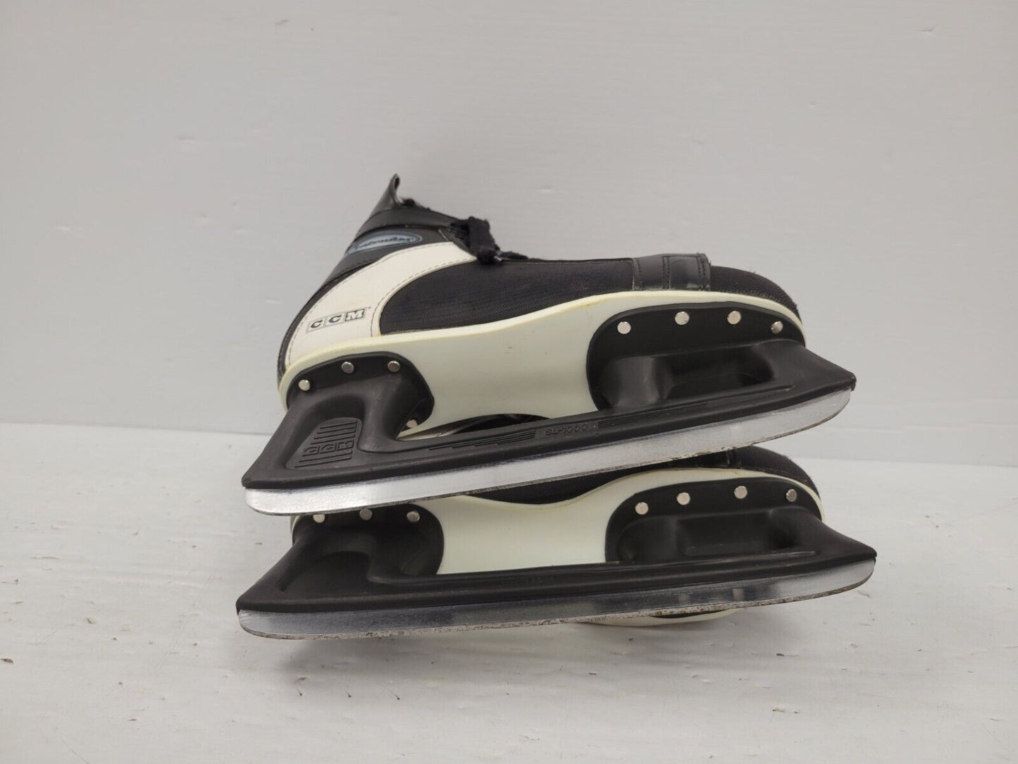 (68239-2) CCM SL-1000 Hockey Skates - Size 10