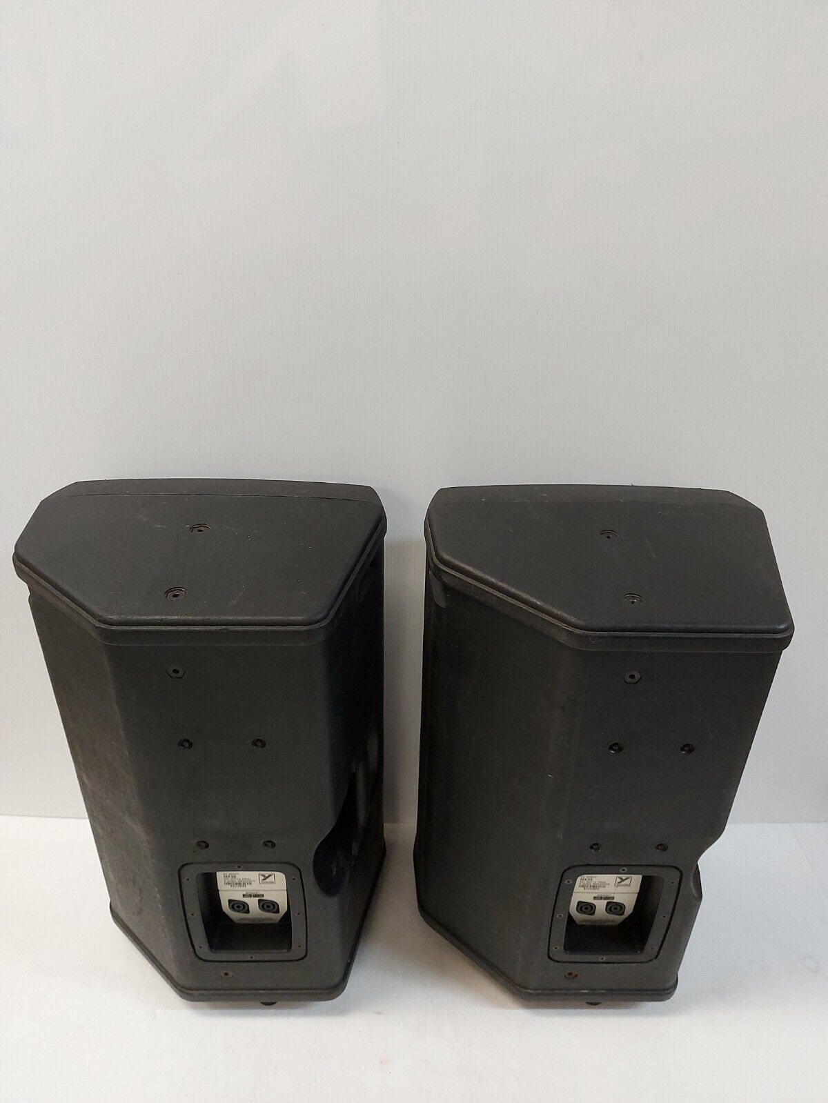 (N84131-1) Yorkville NX35 PA Speaker Set