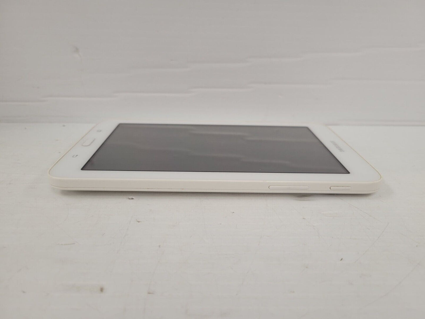 (63530-3) Samsung SM-T113 Galaxy Tab E Lite - 8 GB