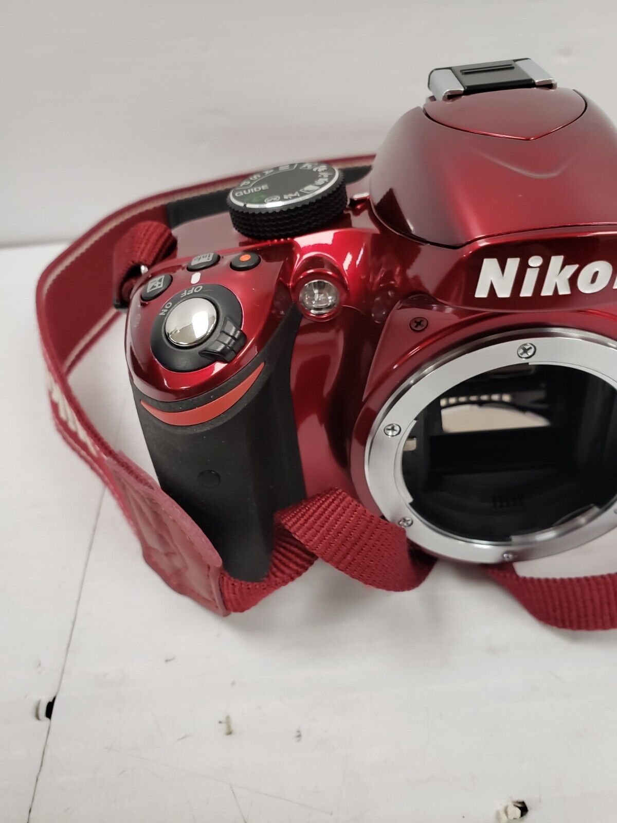 (66673-1) Nikon D3200 DSLR Camera