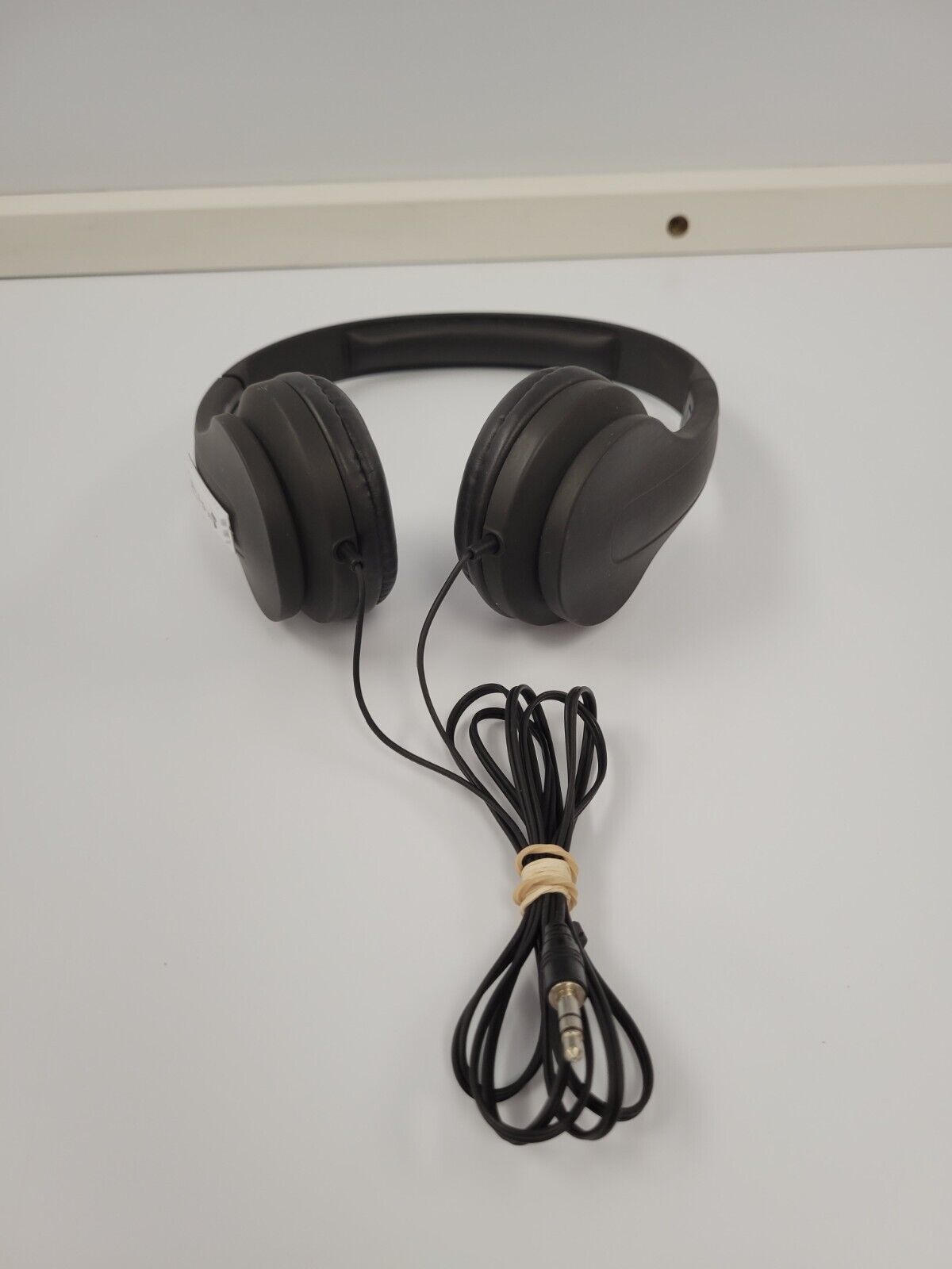 (69332-1) No Name Headphones