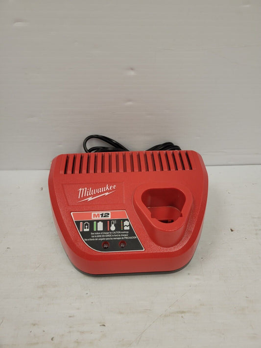(61781-3) Milwaukee 48-54-2401 Charger