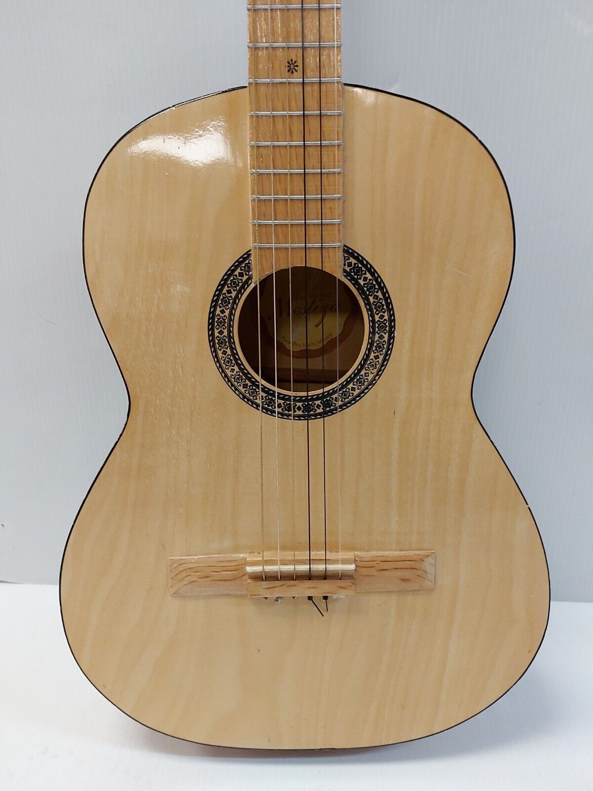 (N84053-1) Mestiza Classical Acoustic Guitar ** AS IS**