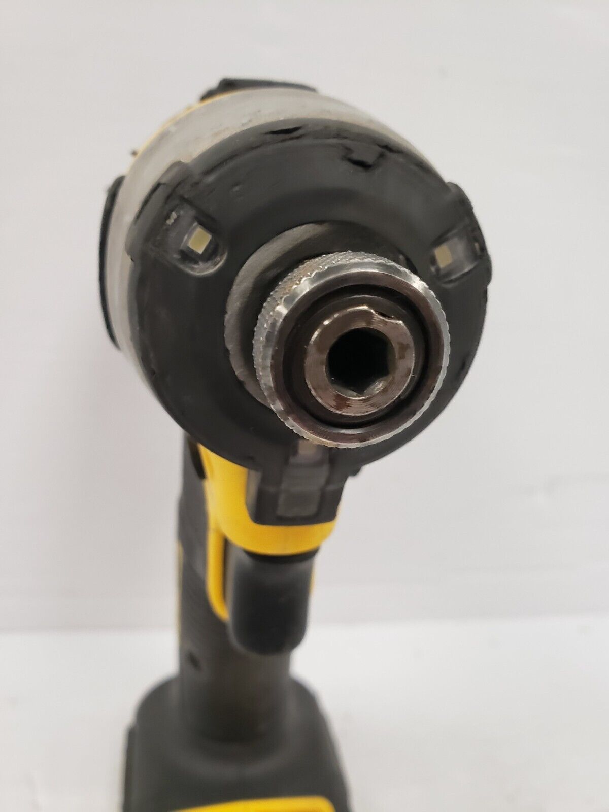 (64341-2) Dewalt DCF890 Drill