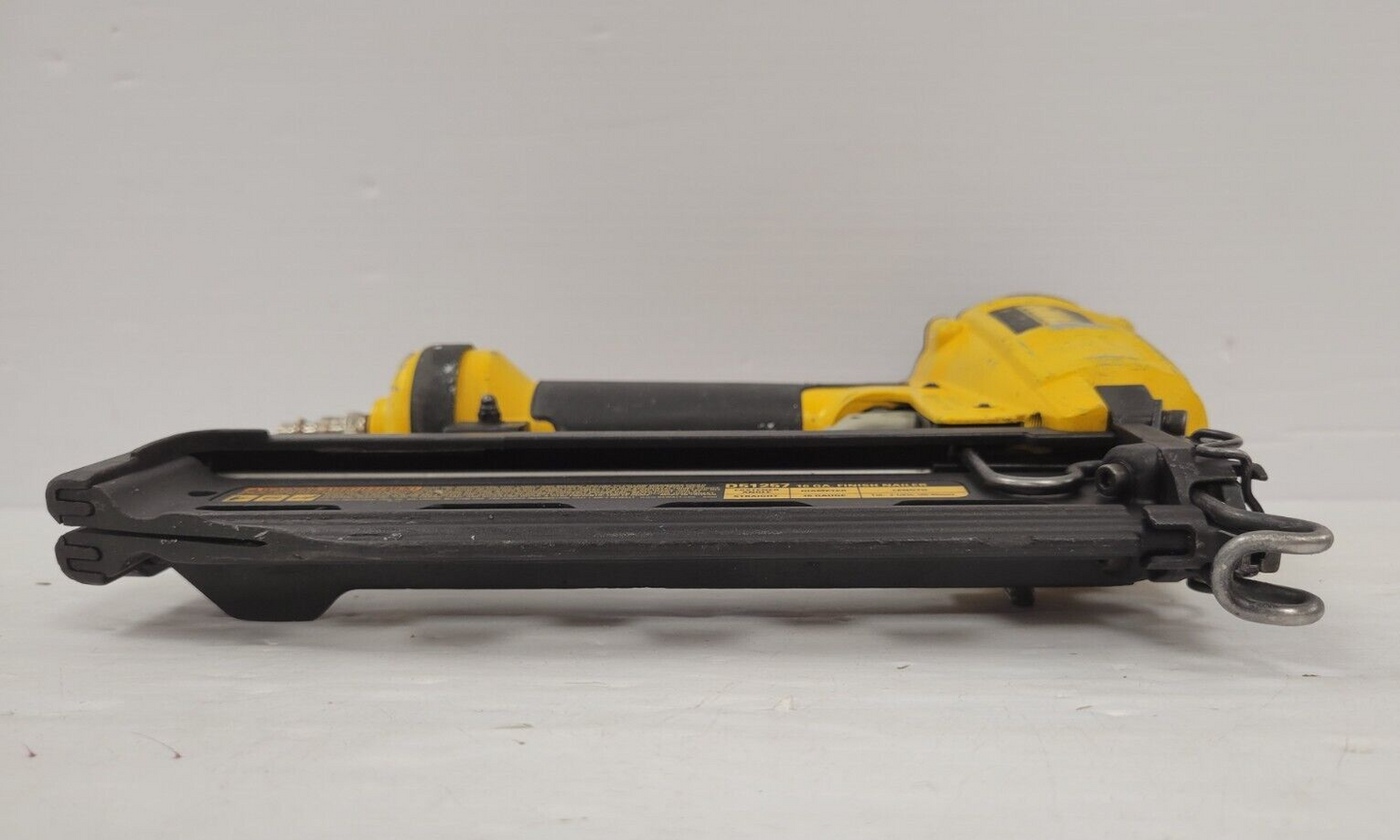 (61330-3) Dewalt D51253K Finish Nailer