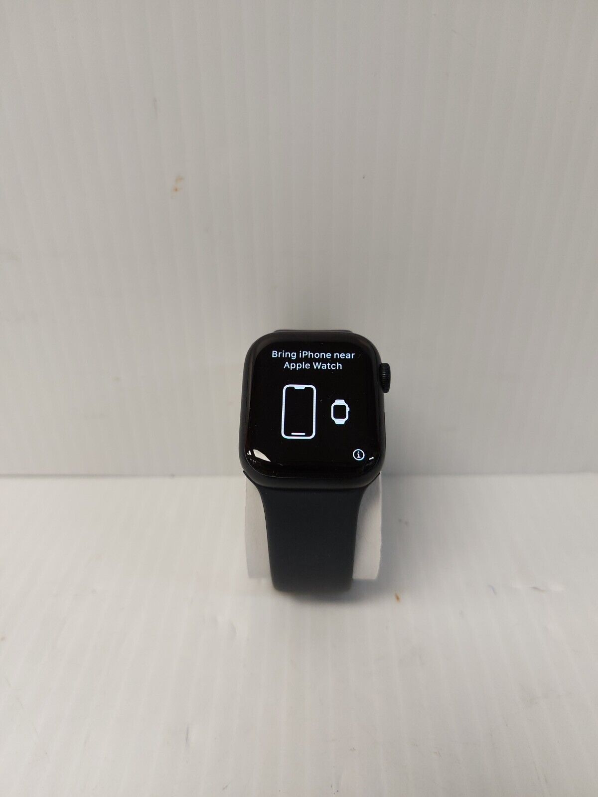 (N76117-1) Apple Series 8 Smartwatch
