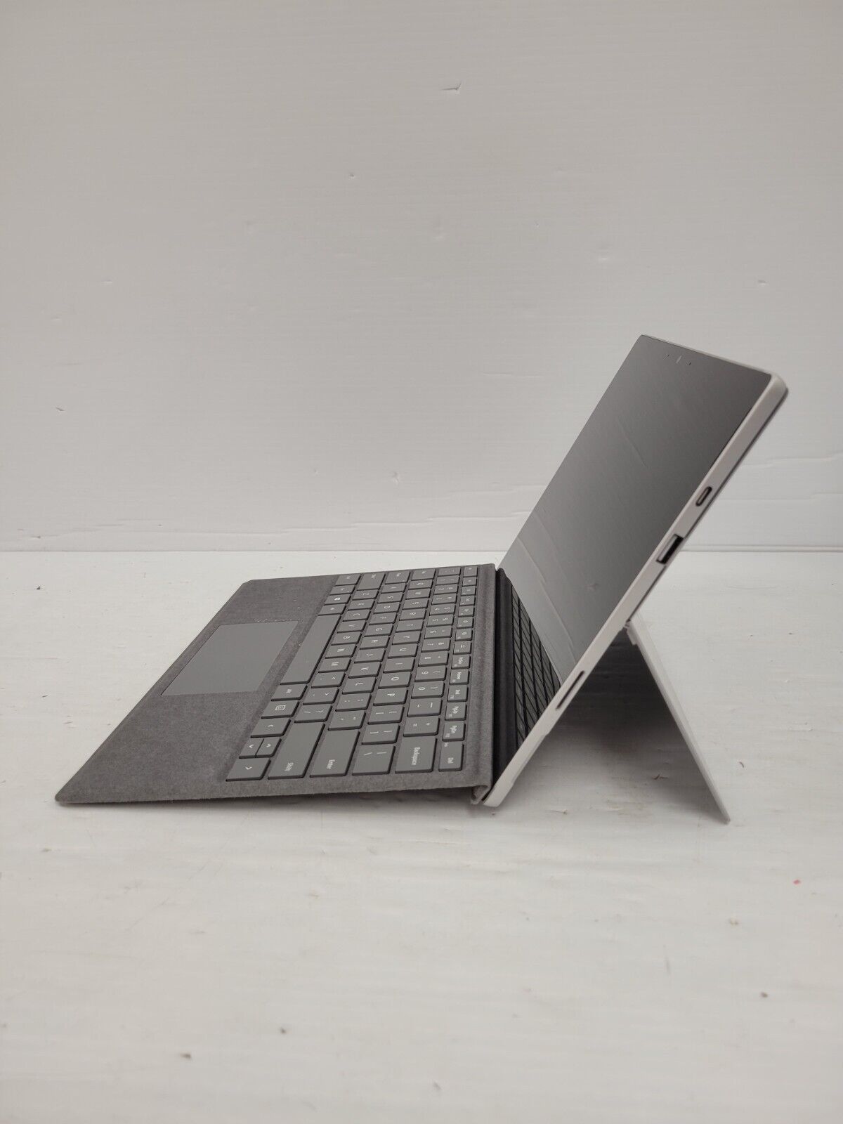(63182-1) Microsoft 1866 Surface 7 Pro