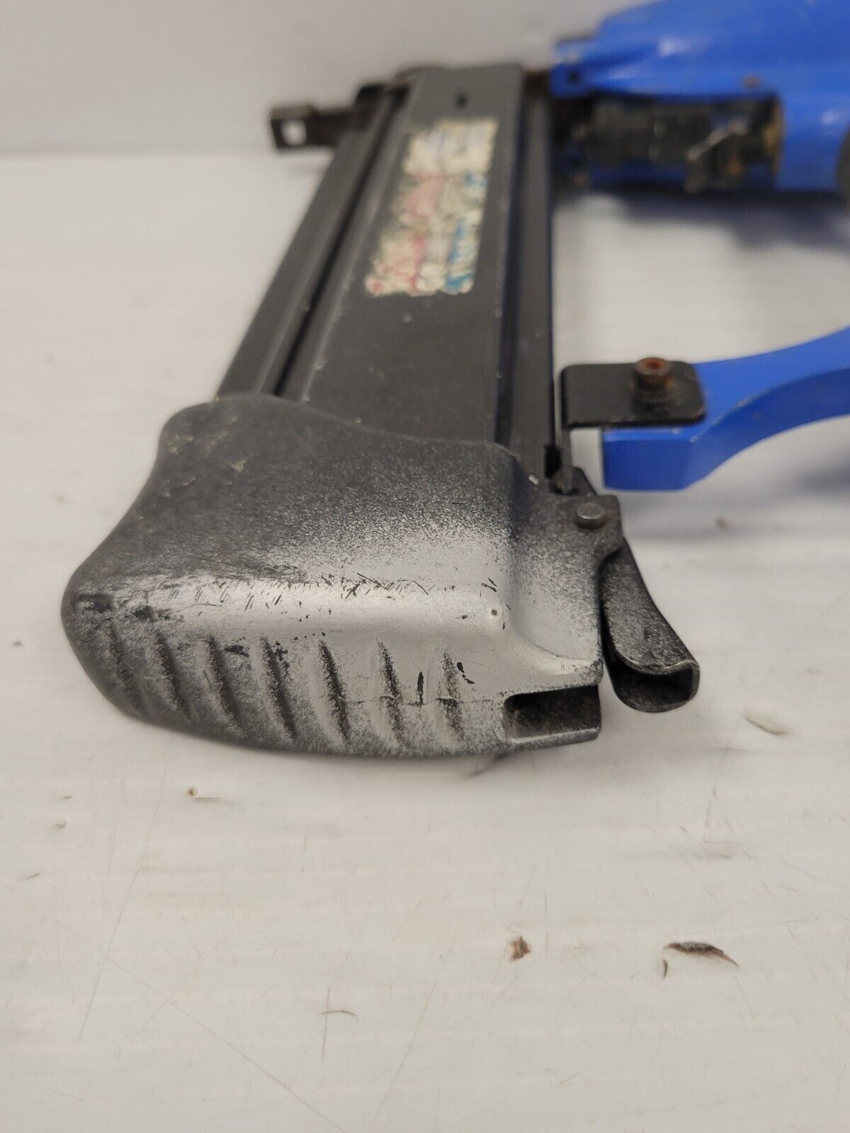 (69640-1) Mastercraft 058-8489-4 Air Nailer