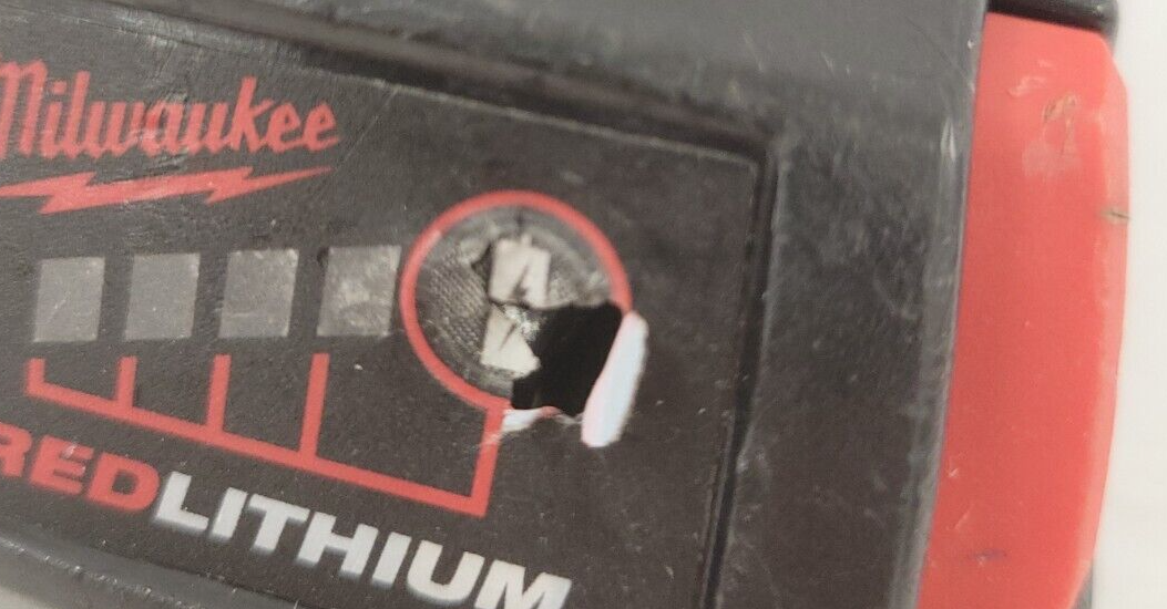 (62315-3) Milwaukee 48-11-1815 Battery
