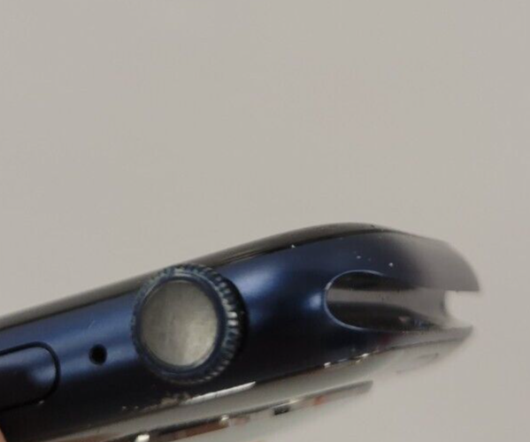 (48911-1) Apple A2295 Series 6 Smart Watch