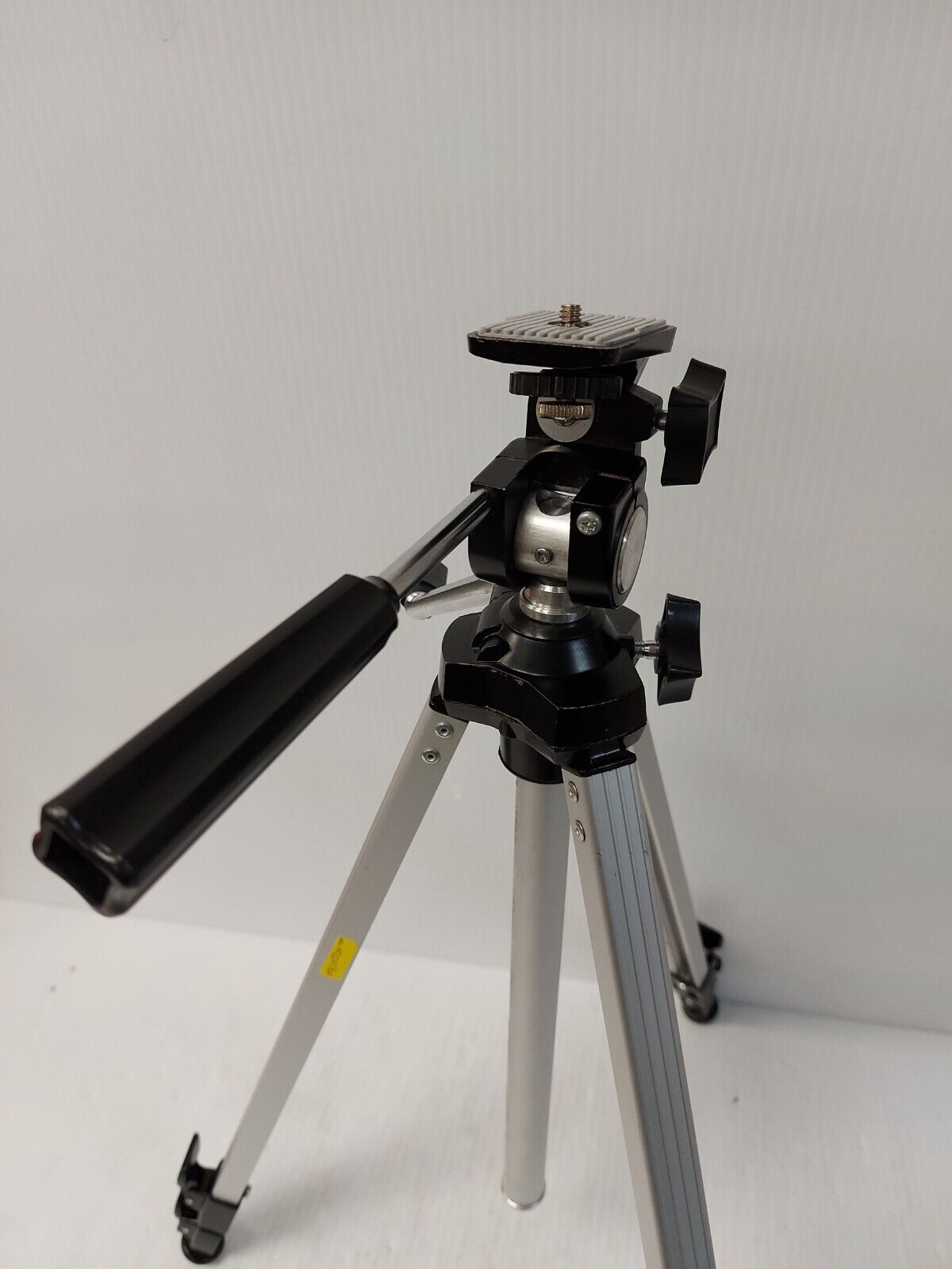 (N84838-8) Royal Tripod