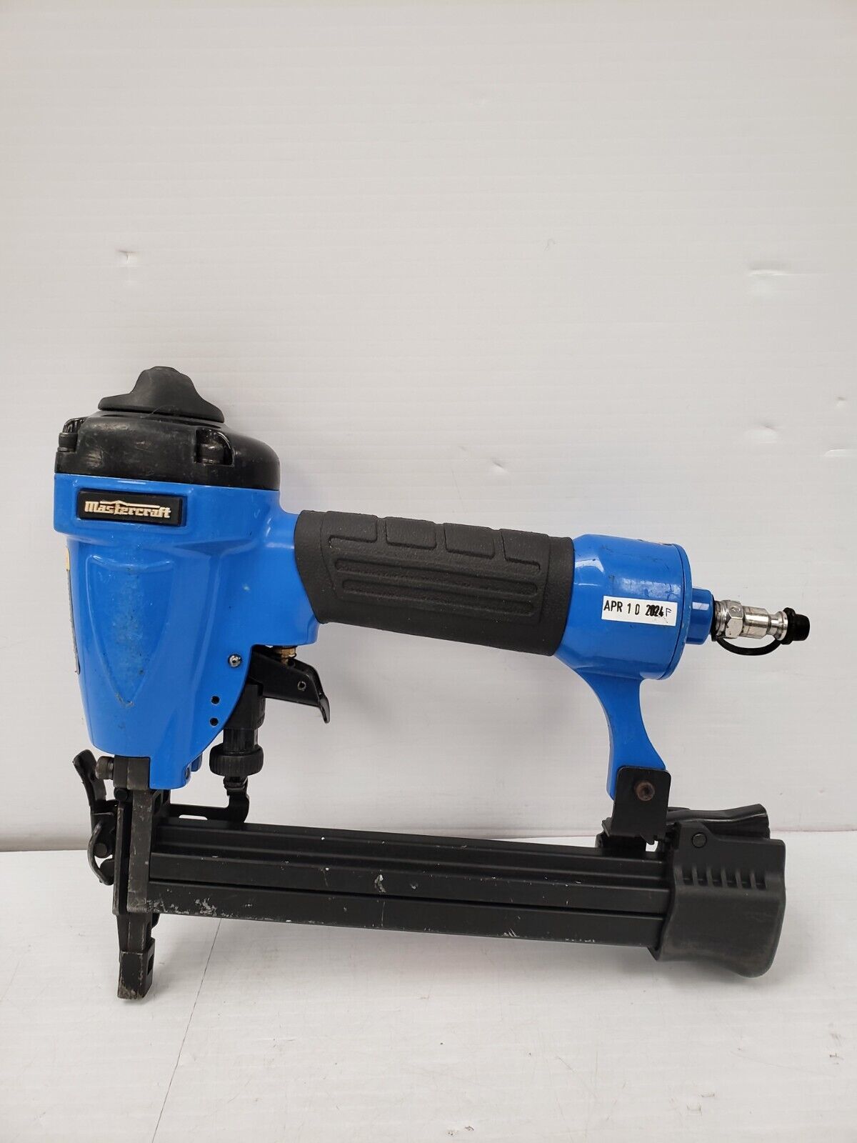 (57321-2) Agrafeuse pneumatique Mastercraft 058-8132-2