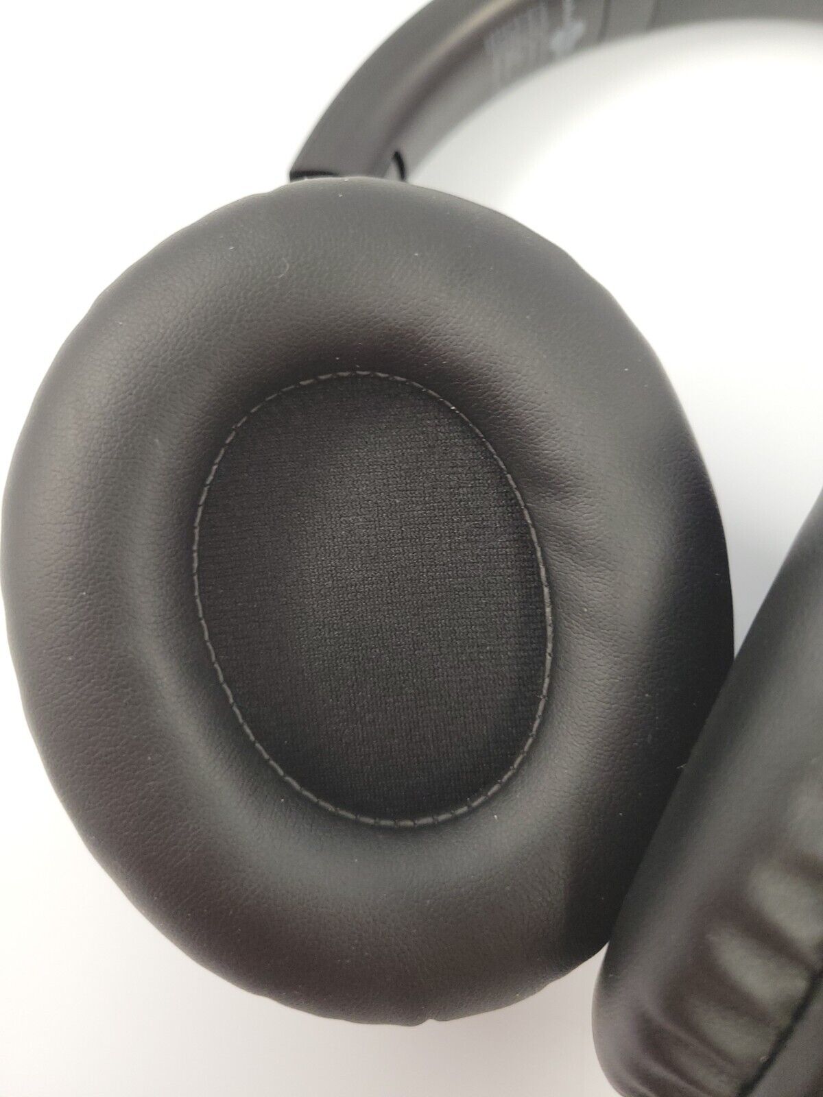 (69332-2) Bluehive 035-8101-0 Headphones