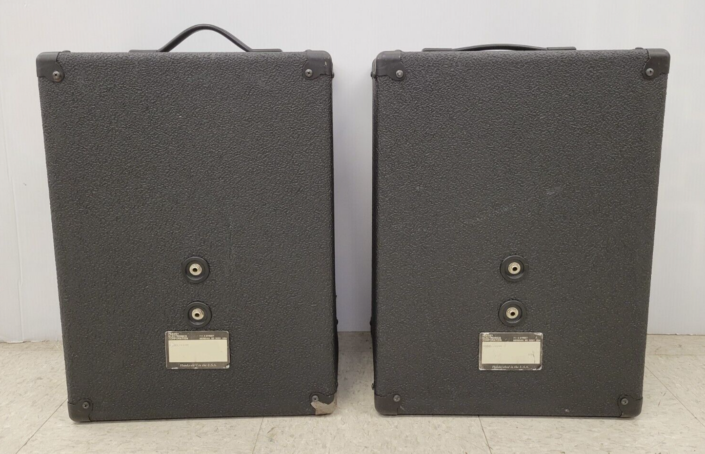 (I-35208) Peavey 110H Moniter Speakers