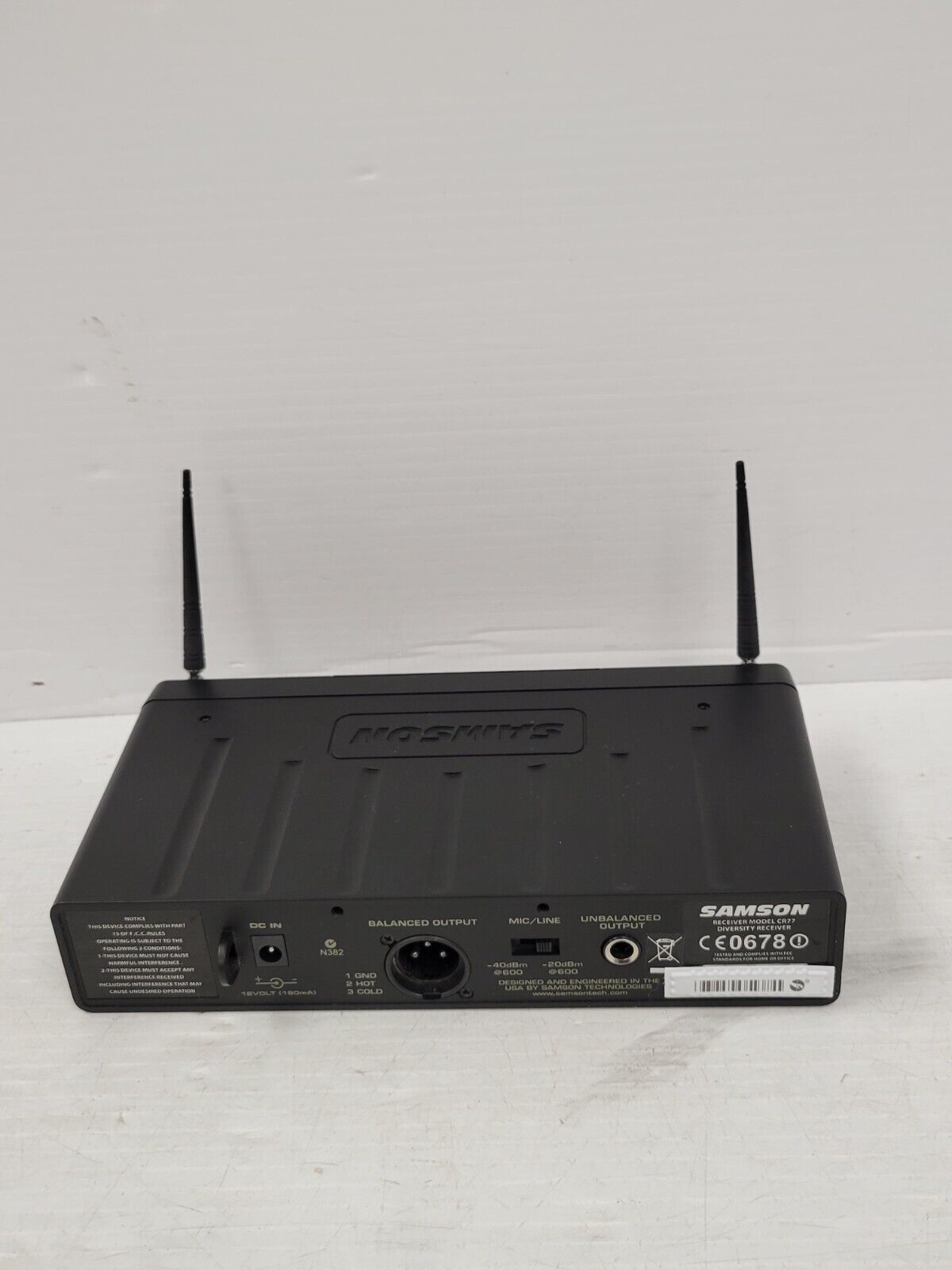 (55525-2) Samson CR77UHF Microphone System