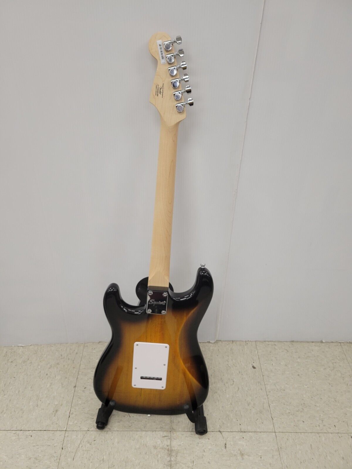 (67467-1) Squier Stratocaster Electric Guitar