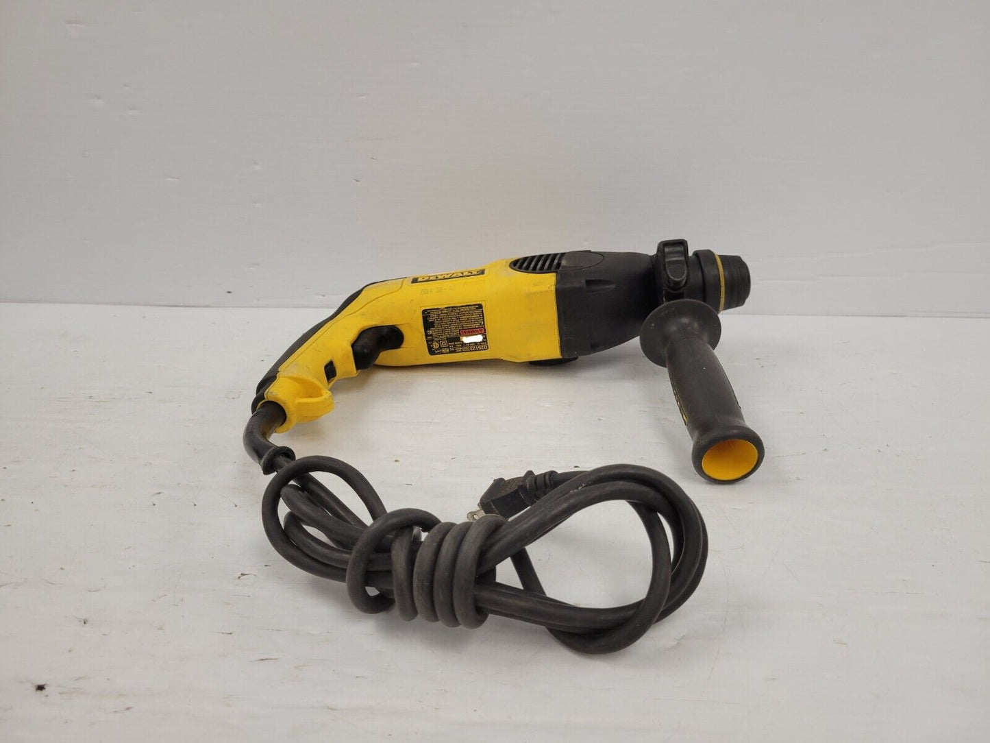 (62677-2) Dewalt D25123 Hammer Drill