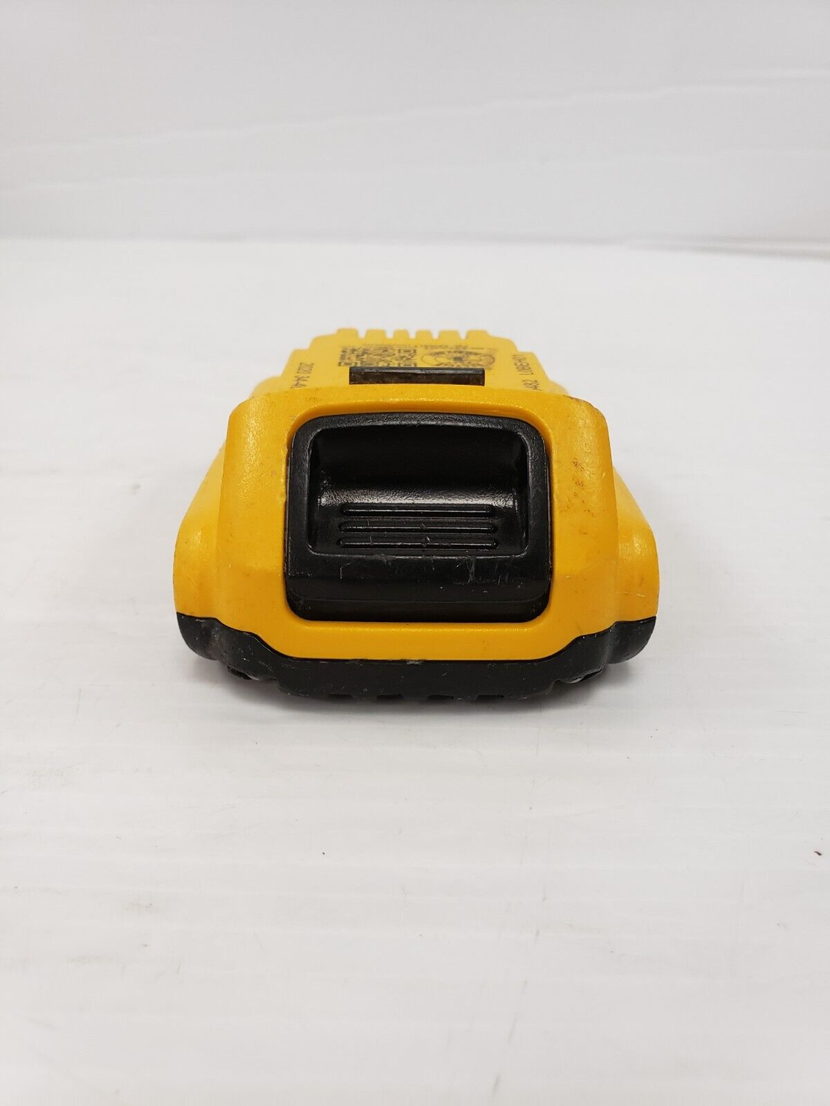 (66756-1) Dewalt DCB203 Battery-2.0 Ah