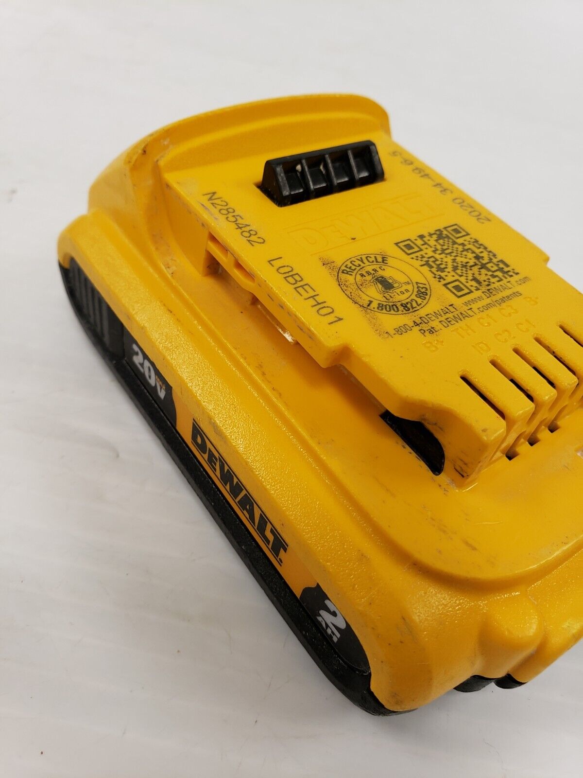 (66756-1) Dewalt DCB203 Battery-2.0 Ah