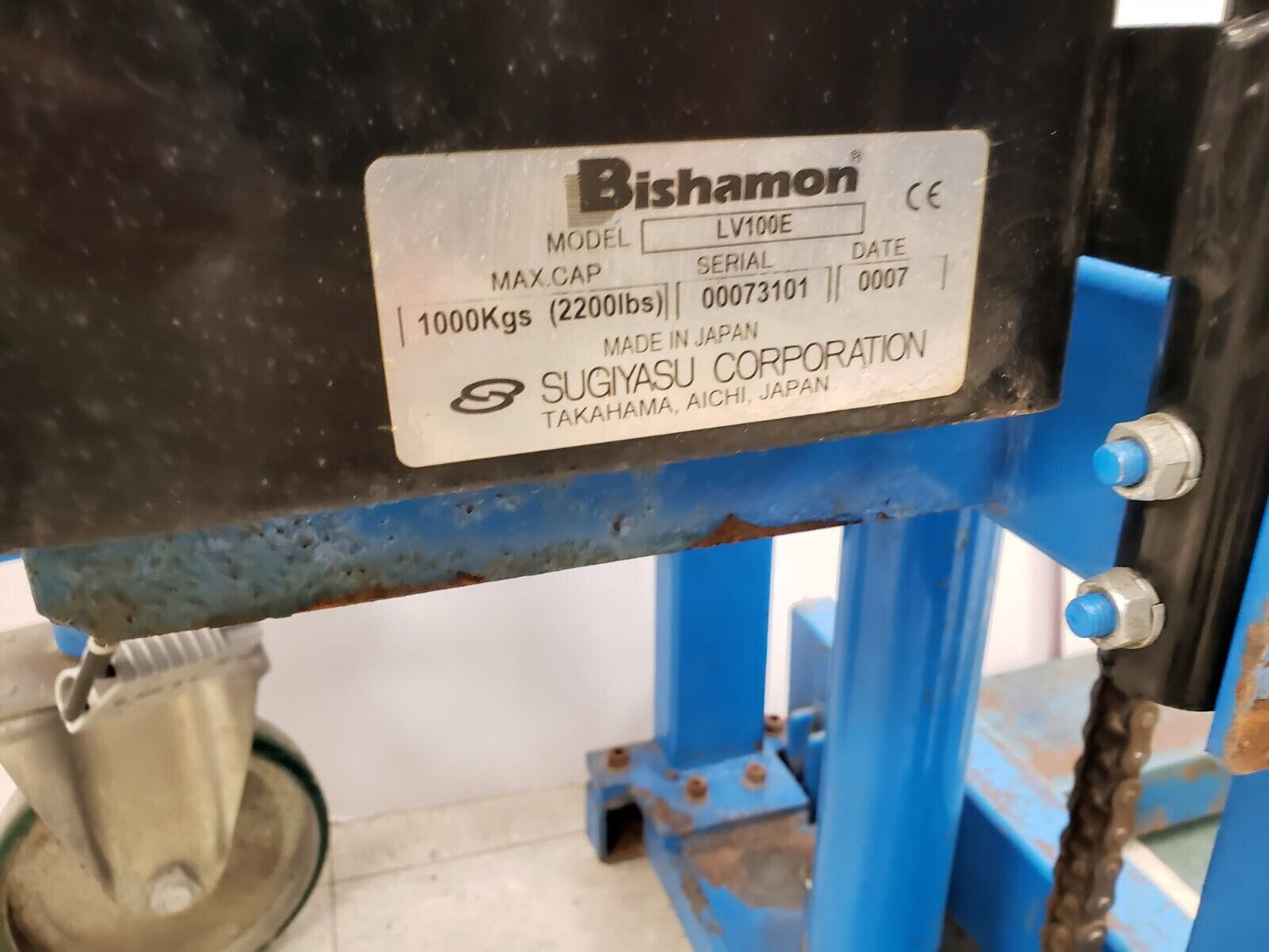 (I-33787) Bishamon LV100E Fork Lift