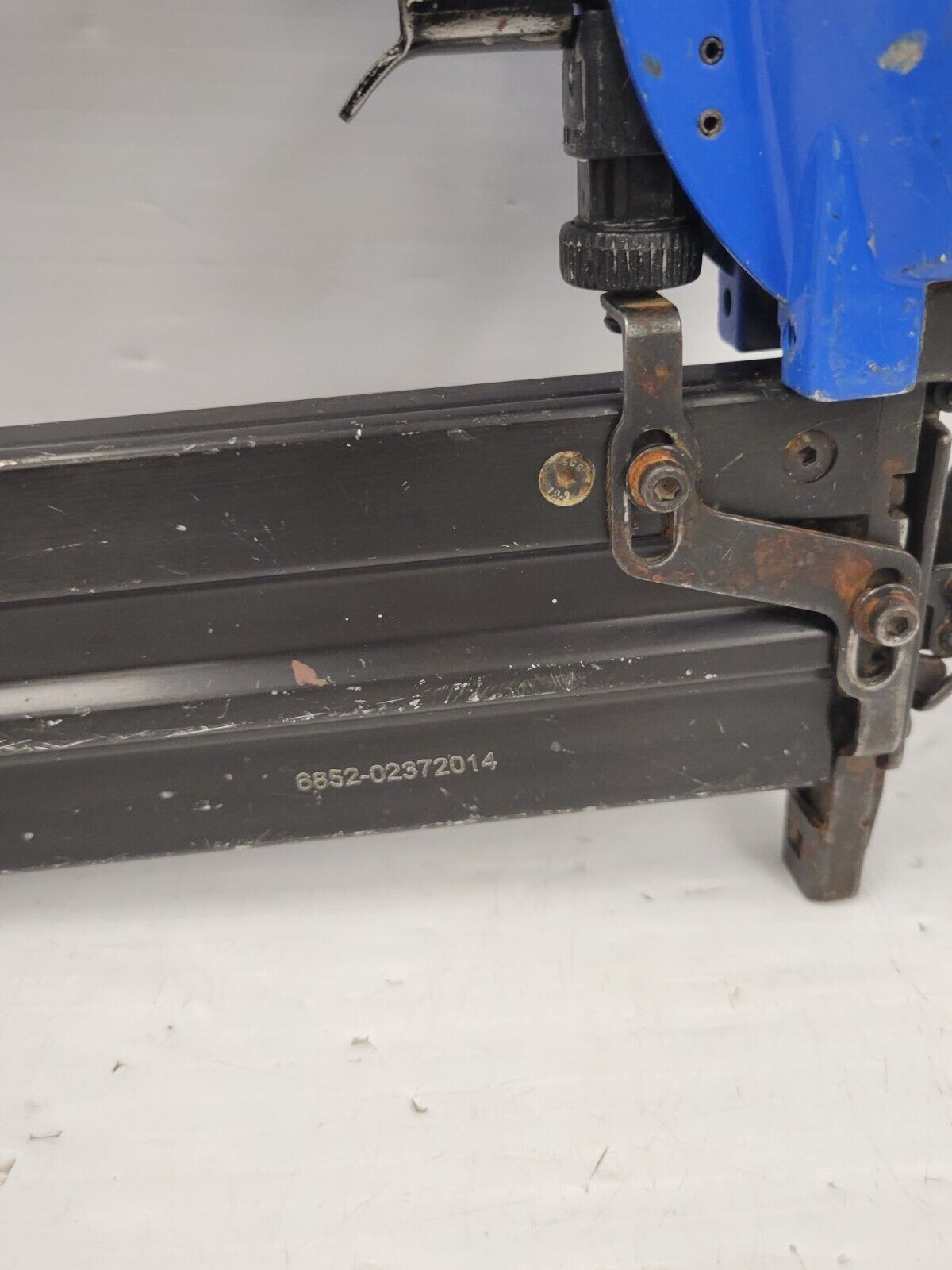 (69640-1) Mastercraft 058-8489-4 Air Nailer