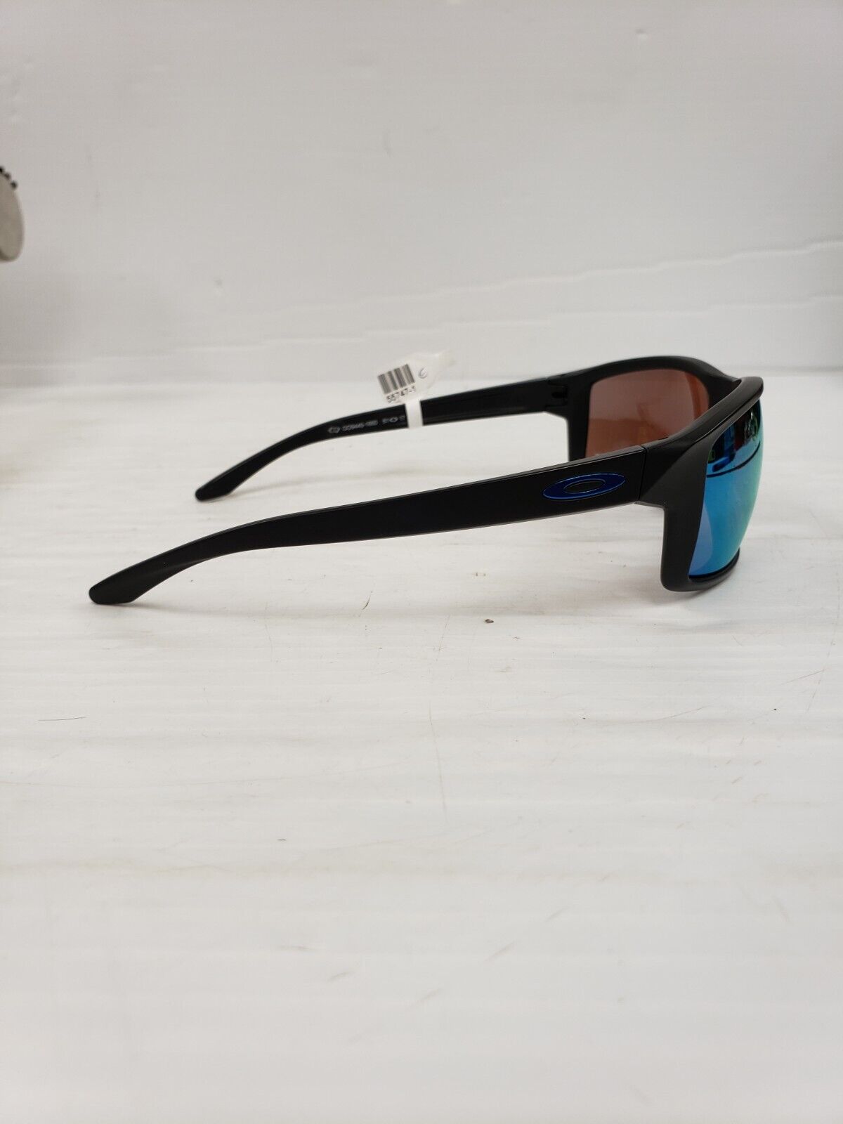 (55747-1) Oakley 009449-1660 Sunglasses