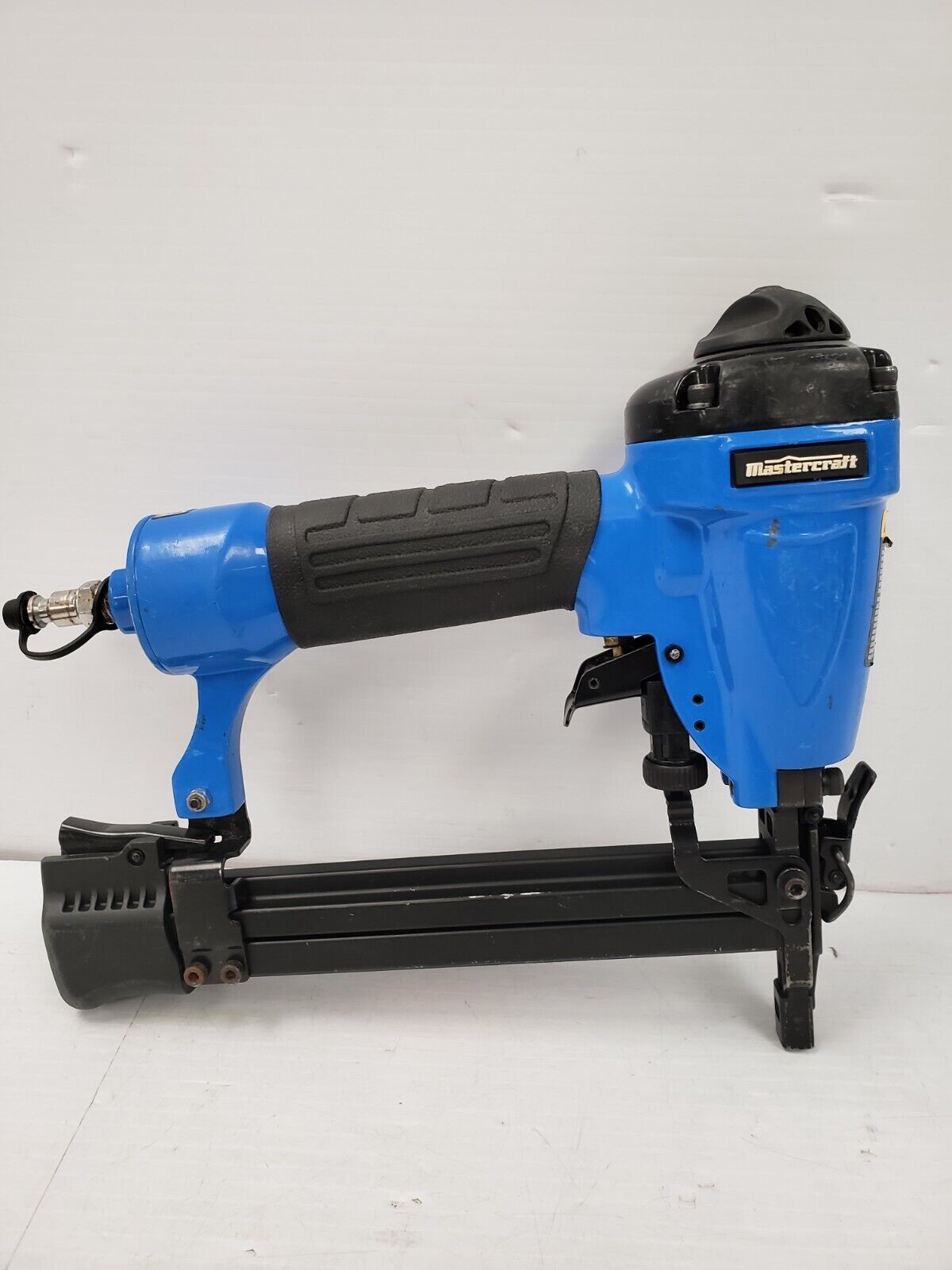 (57321-2) Agrafeuse pneumatique Mastercraft 058-8132-2