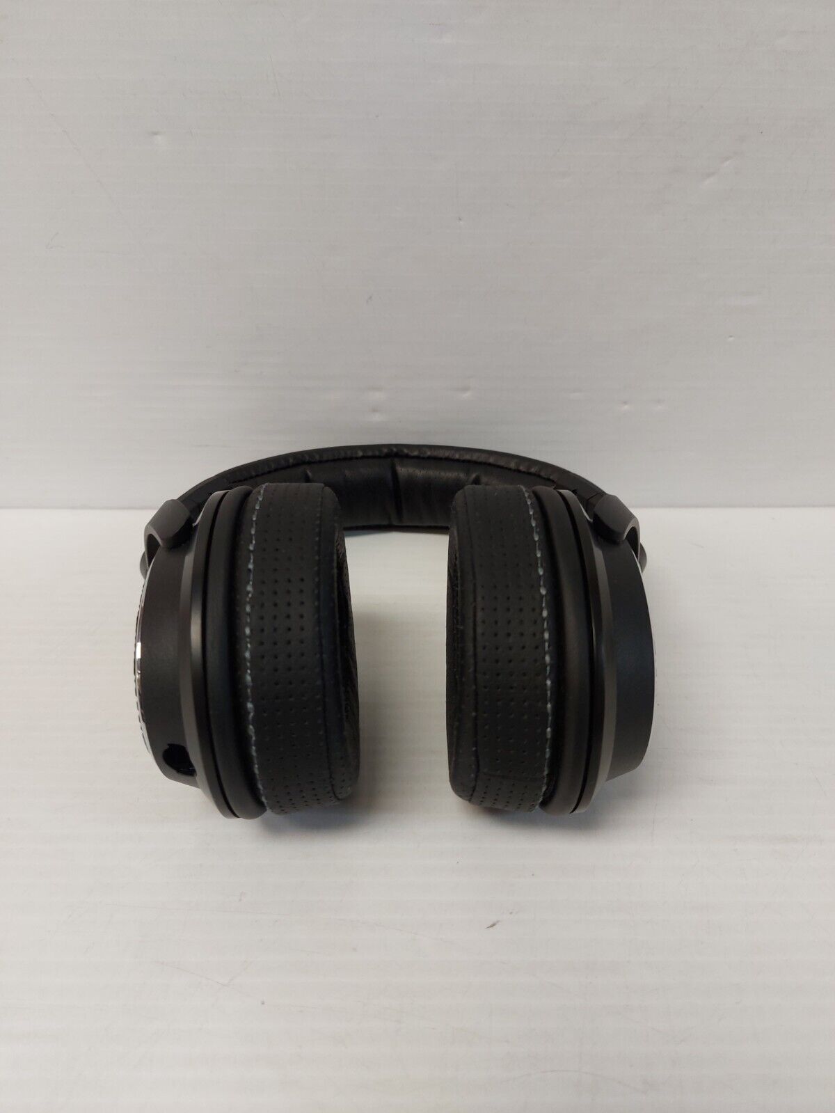 (N79659-1) Mackie MC-450 Headphones in Case