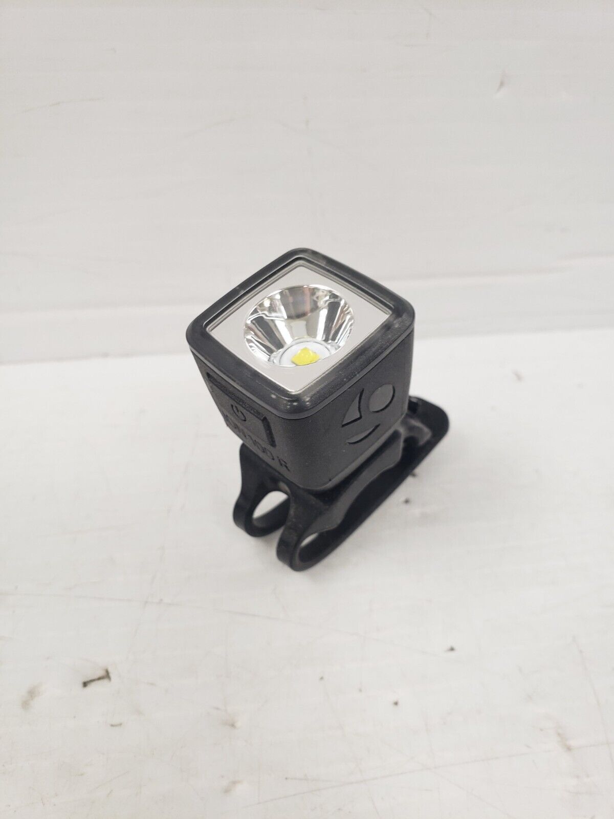 (68154-2) Ion 100R Flashlight