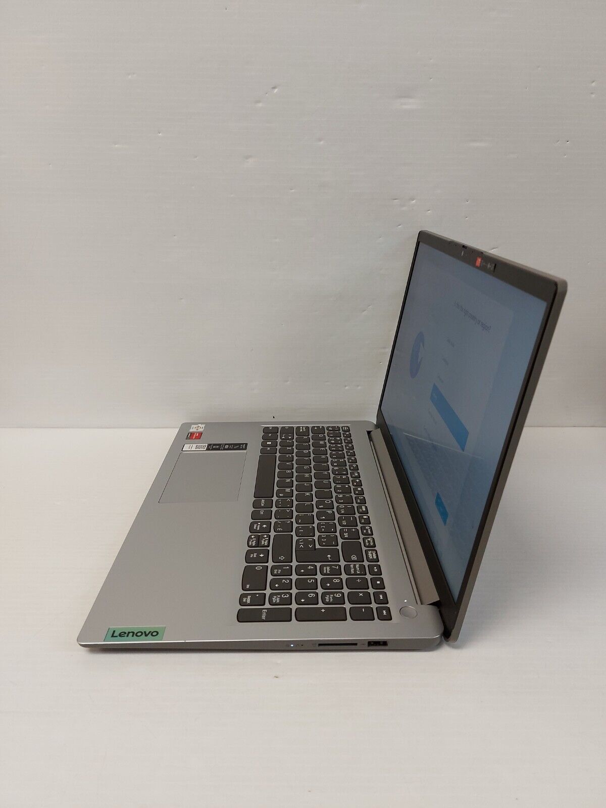 (N78740-1) Lenovo Ideapad 1 15ADA7 Laptop w/charger