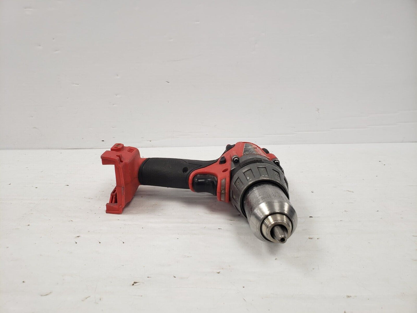 (68236-3) Milwaukee 2604-20 Drill