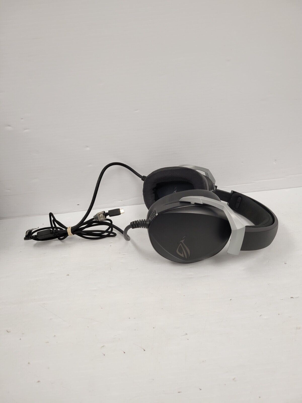 (57168-2) Republic Of Games ROG THETA 7.1 Headphone