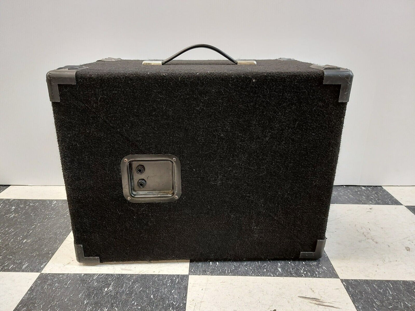 (N83634-3) No Name 2 Speakers