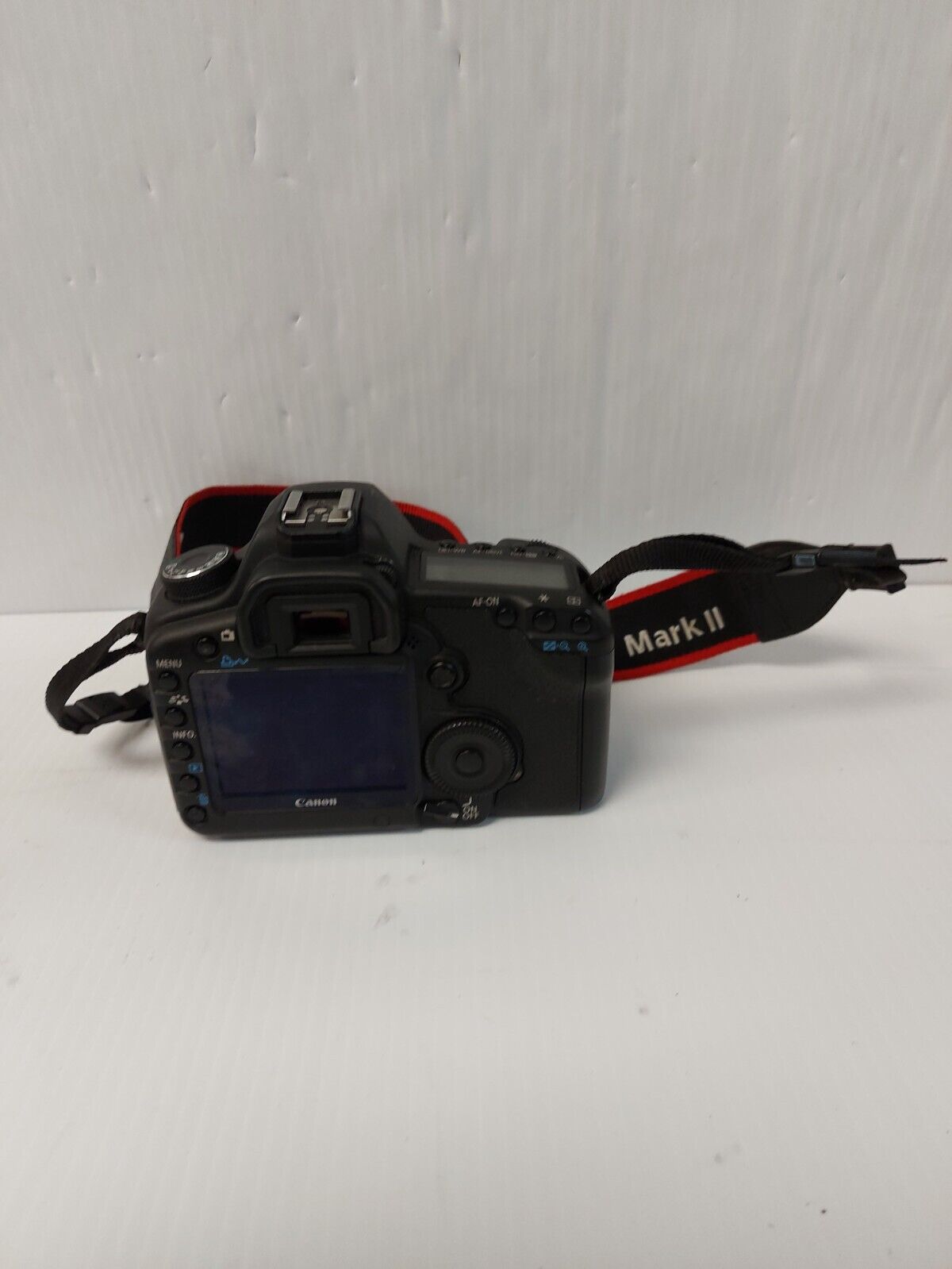 (N83167-1) Canon DS126201 Mark II Camera