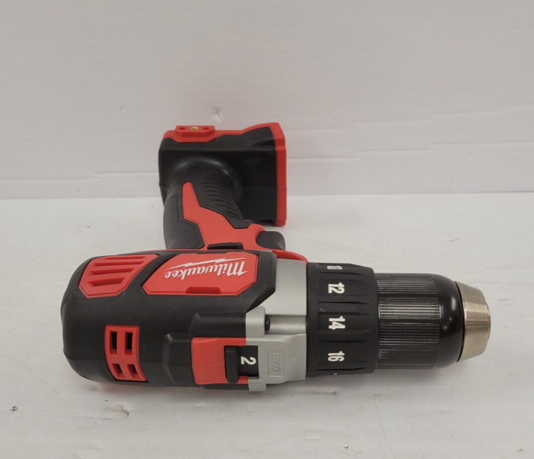 (67274-2) Milwaukee 2606-20 Drill