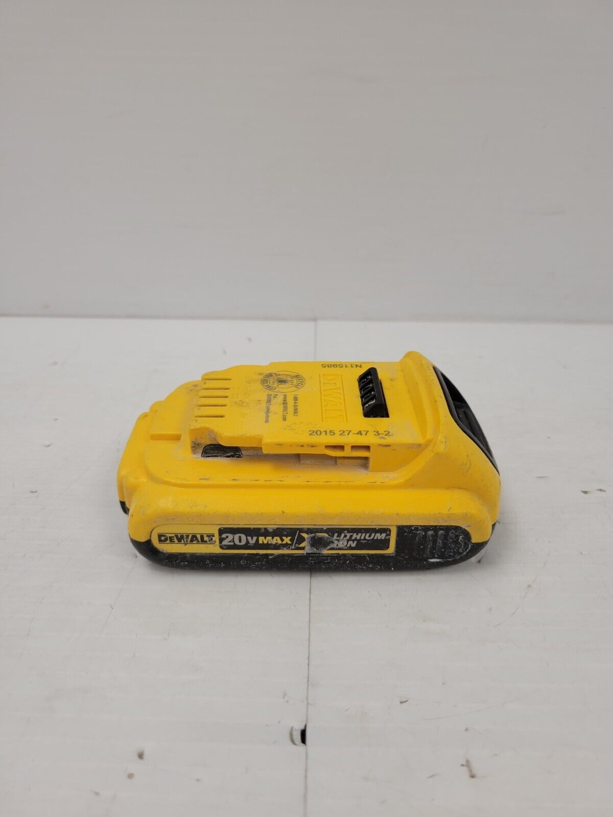 (66196-2) Dewalt DCB 203 Battery-2.0Ah