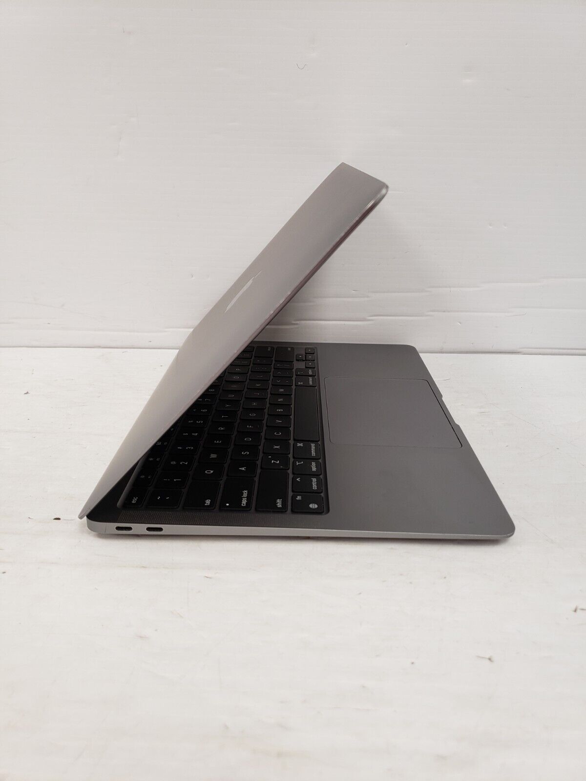 (36440-1) Apple A2337 Laptop (2020)