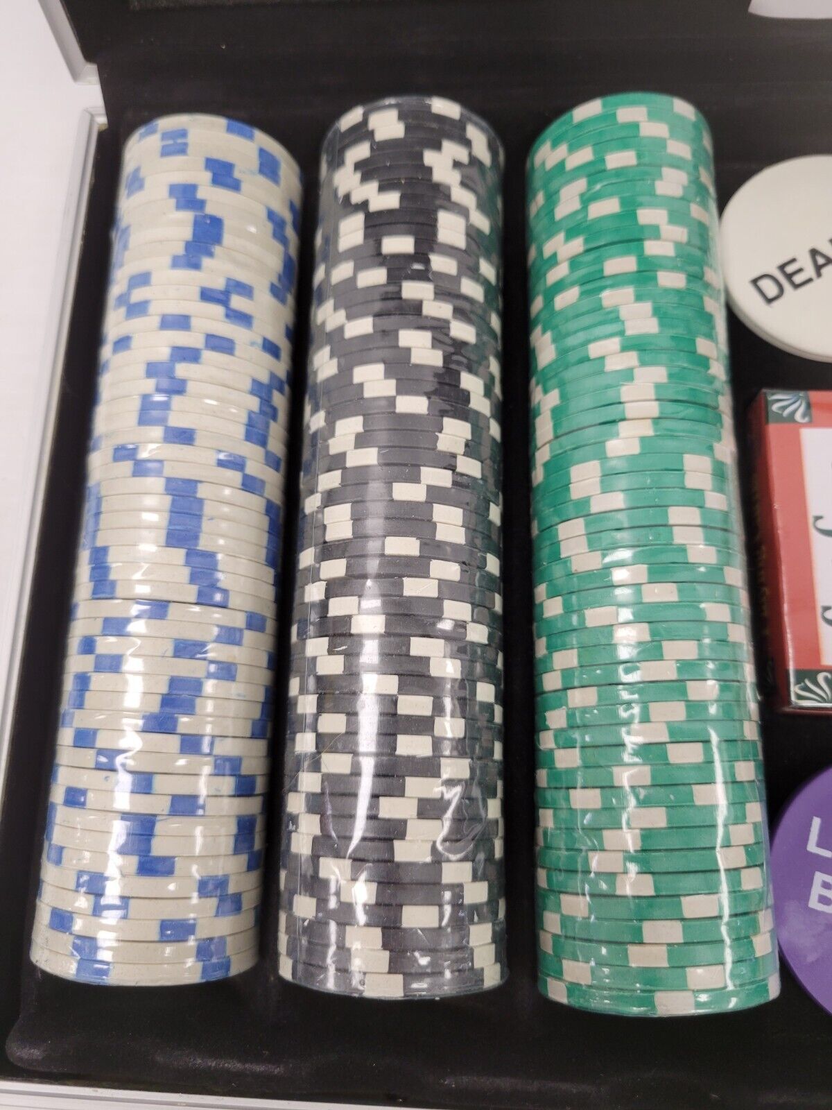 (62721-1) No Name Texas Hold' Em Poker Set