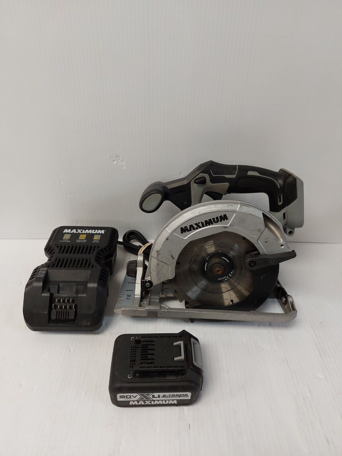(N85040-2) Maximum 054-8355-0 Circular Saw