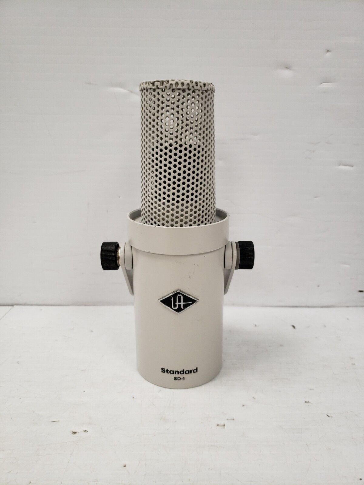 (68893-2) Universal Audio SD-1 Microphone