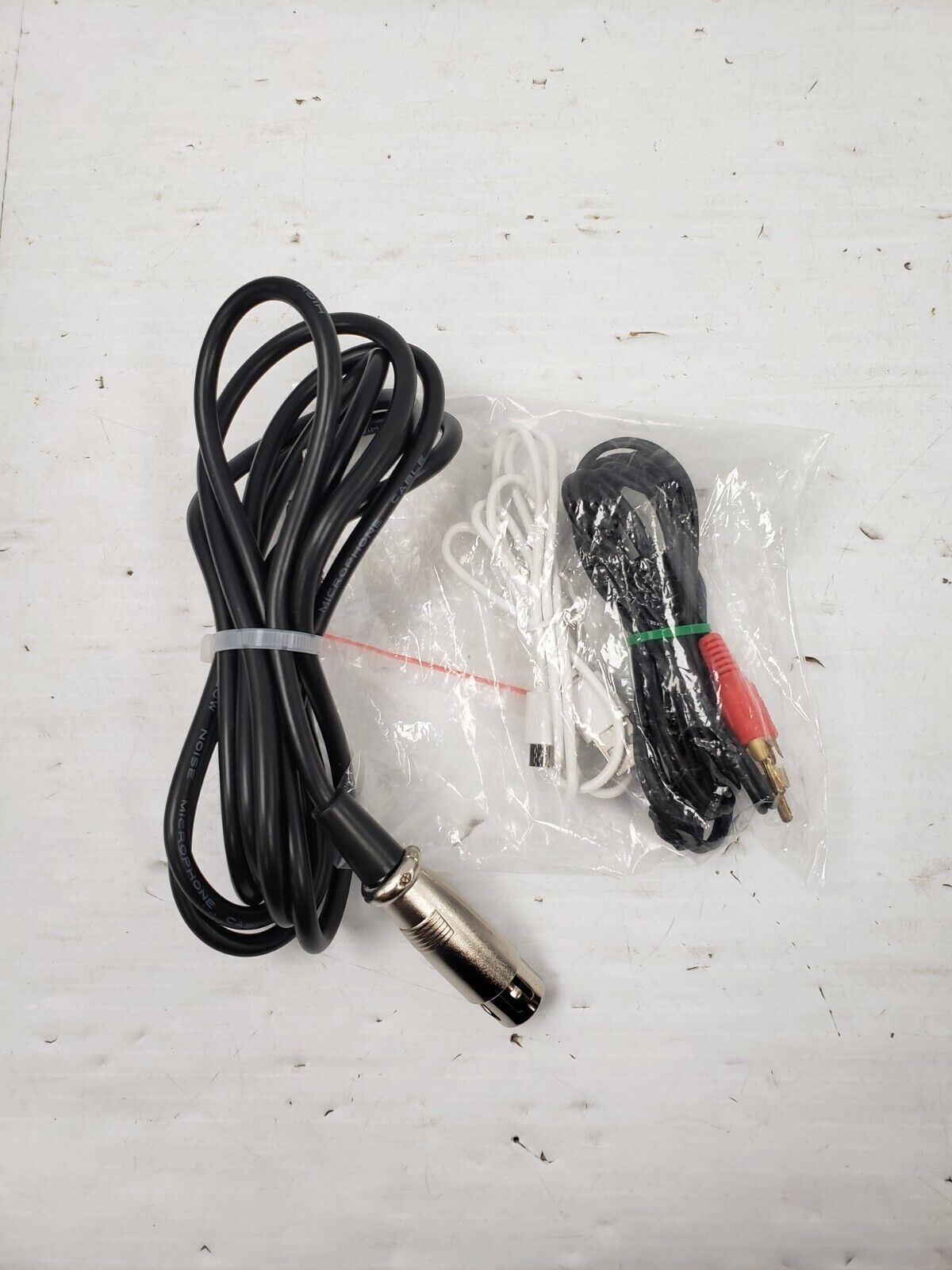 (68999-2) No Name BM-800 Microphone and Condenser