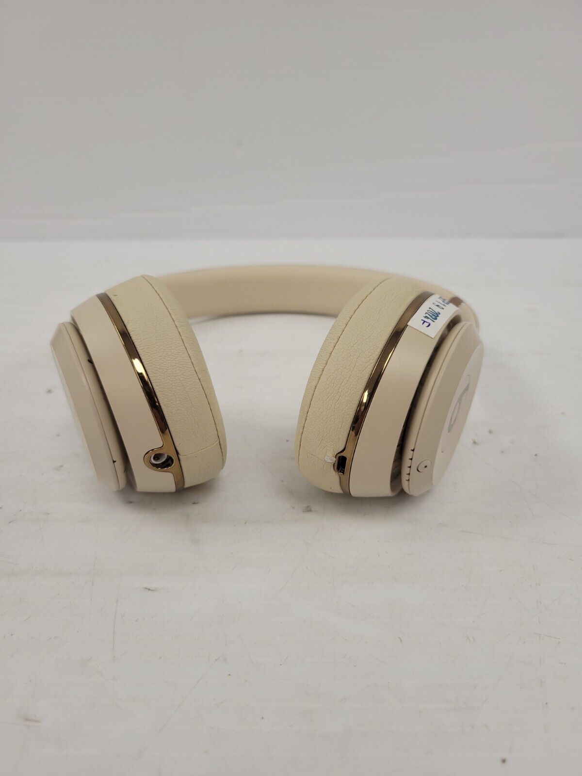 (65988-1) Beats A1796 Headphones