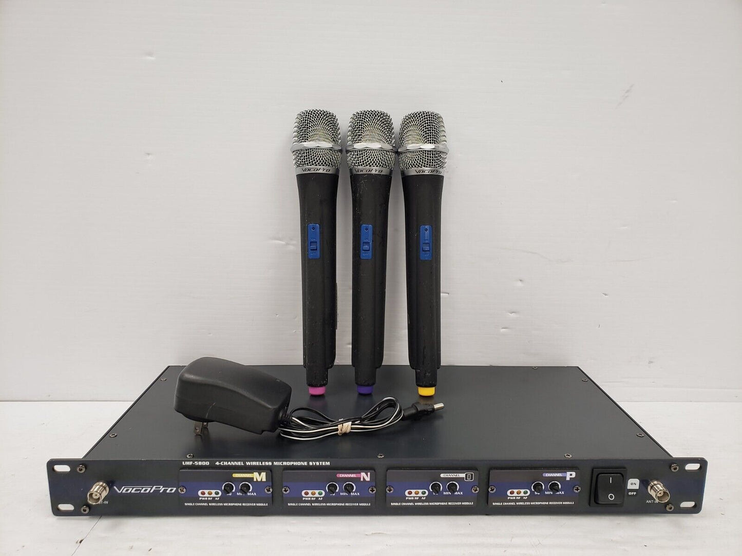 (67444-1) Voco Pro UHE-580C Wireless Microphone System