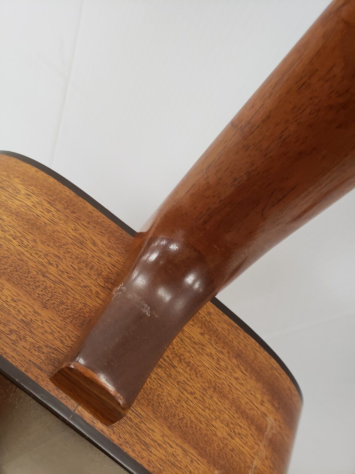 (66191-1) Simon & Patrick Mahogany Spruce Guitar