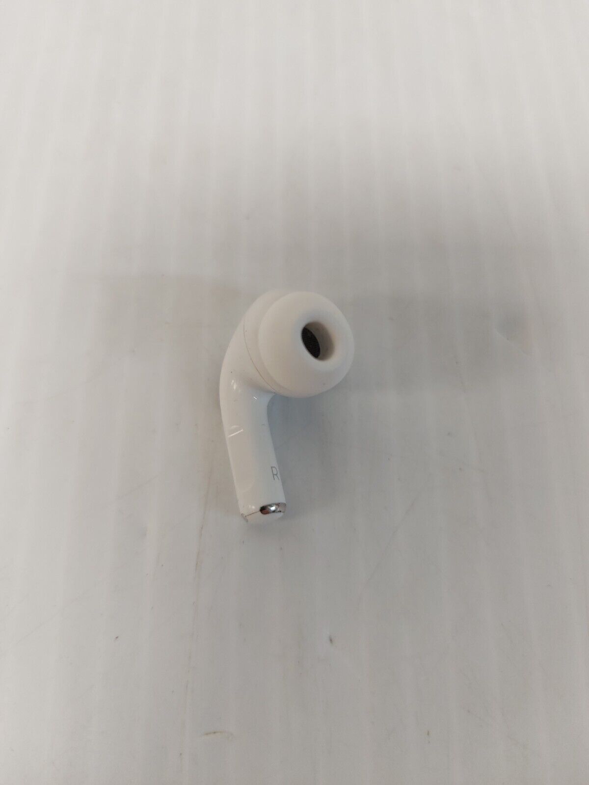 (N84127-1) Apple A3047 Airpods