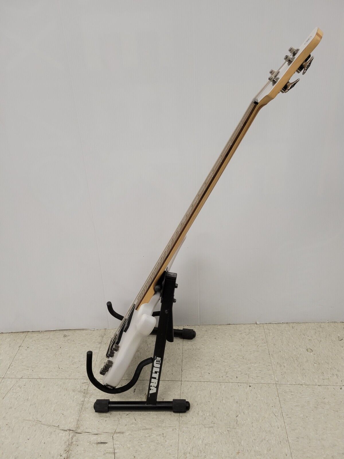 (I-36260) Yamaha TRB X504 Bass Guitar