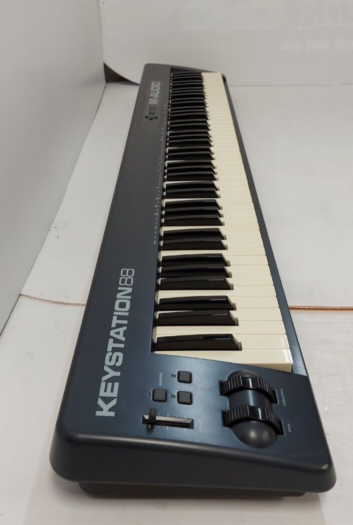 (N85271-1) M-Audio Keystation 88 Keyboard